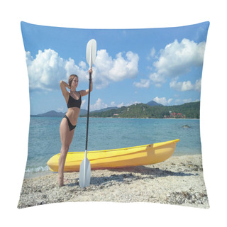 Personality  Brunette Girl Kayaking Through Lover's Key Kayak Trail Pillow Covers