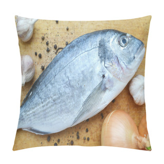 Personality  Uncooked Fish Dorado With Garlic And Onion Pillow Covers