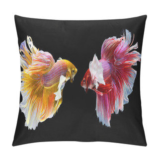 Personality  Fish Biting On A Black Background. Pillow Covers