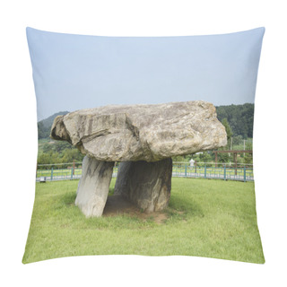 Personality  Dolmen In Ganghwa Island Pillow Covers