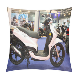 Personality  Peugeot Scooter At Belgrade Car Show Pillow Covers