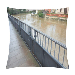 Personality  Sturdy Metal Bulkhead To Raise The Level Of The River Bank During The Flood To Avoid Flooding Pillow Covers