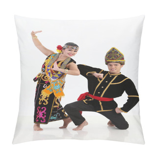 Personality  Couple From Borneo Dancing And Posing In Studio Pillow Covers