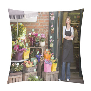 Personality  Woman Working At Flower Shop Smiling Pillow Covers