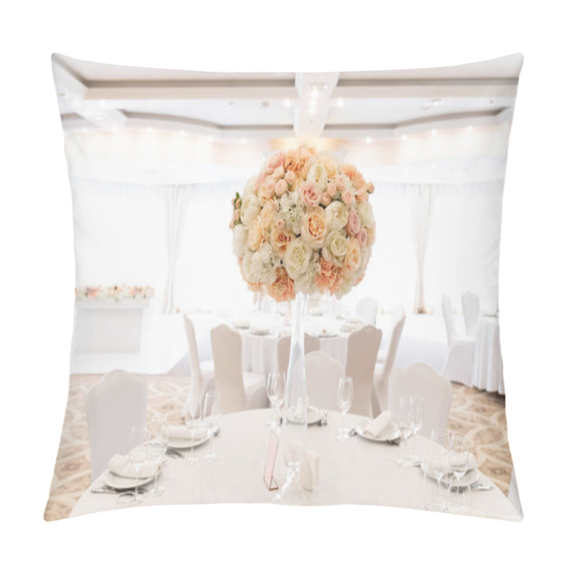 Personality  A Large Wedding Bouquet Of An Assortment Of Fresh Roses Of Pastel Shades Adorns The Festive Table Pillow Covers