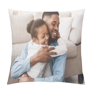 Personality  Cute Daughter Hugging Father With Love And Tenderness Pillow Covers
