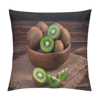 Personality  Kiwi Fruit On Wooden Background. Juicy Kiwifruit Pillow Covers
