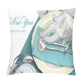 Personality  New Years Eve Dining Table Place Setting With Masquerade Mask Pillow Covers