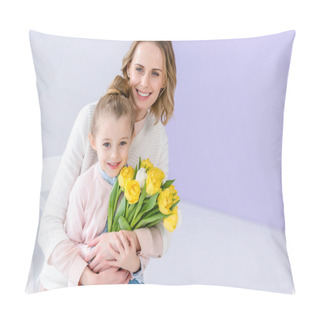 Personality  Hugging Mother And Daughter Holding Tulips For Women's Day Pillow Covers