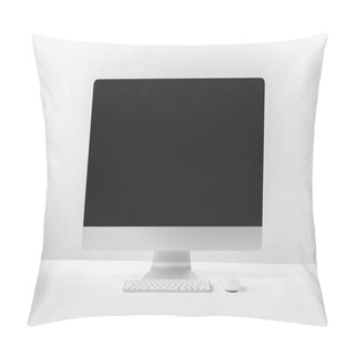 Personality  Modern Desktop Computer With Blank Screen On White Pillow Covers