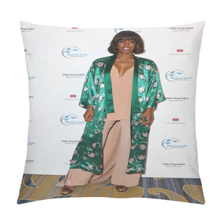 Personality  Singer  Kelly Rowland  Pillow Covers