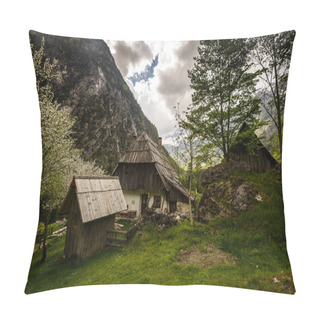 Personality  Old Houses Pillow Covers