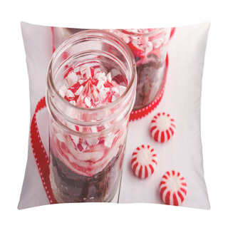 Personality  Chocolate Peppermint Cupcakes In A Jar Pillow Covers