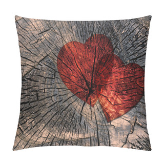 Personality  Two Red Paper Hearts On A Grungy Wooden Background Pillow Covers