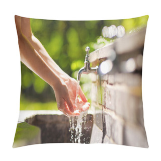 Personality  Woman Washing Hands In A City Fountain  Pillow Covers