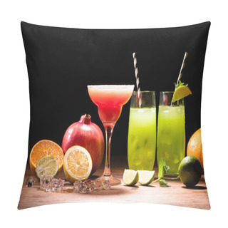 Personality  Alcohol Drinks With Lime, Pomegranate And Ice Cubes On Table Pillow Covers