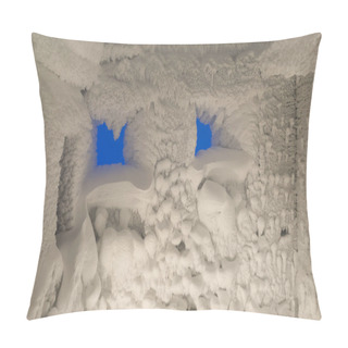 Personality  Snow And Frost On The Walls Of Frosty Rooms Pillow Covers
