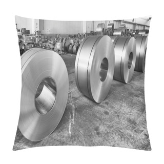 Personality  Steel Coils Inside Industrial Shed Pillow Covers