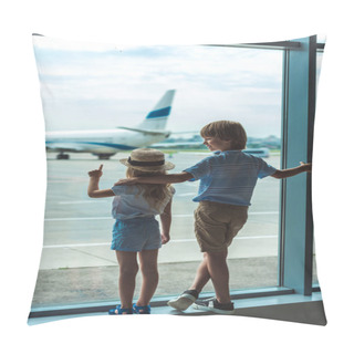 Personality  Kids Looking Out Window In Airport Pillow Covers