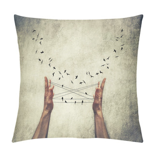 Personality  Birds Lure Danger Pillow Covers