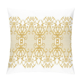 Personality  Seamless Pattern. Golden Textured Curls. Oriental Style Arabesques. Brilliant Lace, Stylized Flowers. Openwork Weaving Delicate, Golden White Background. Pillow Covers