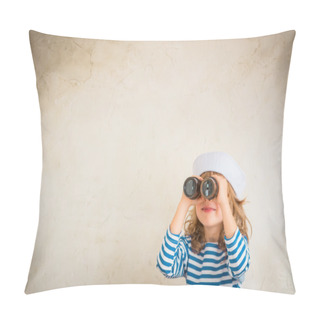 Personality  Girl Looking Through The Binoculars Pillow Covers