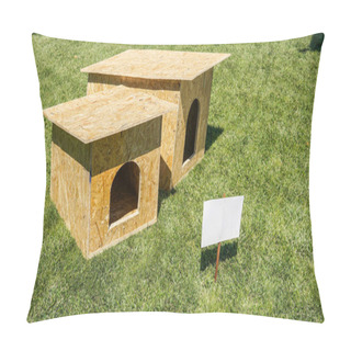 Personality  Dog Houses Waiting For New Pets Pillow Covers