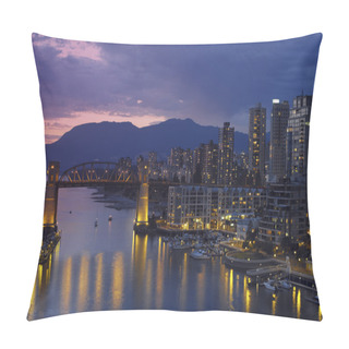 Personality  Vancouver - Canada Pillow Covers