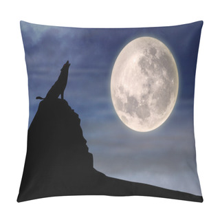 Personality  Wolf Howling At Full Moon 1 Pillow Covers