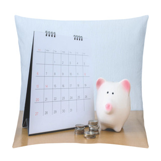 Personality  Calendar With Days And Piggybank On Wood Table Pillow Covers