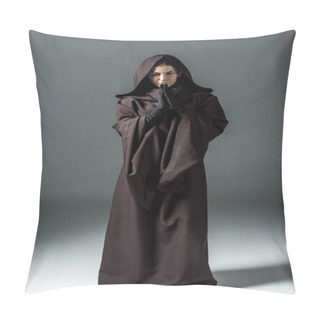 Personality  Full Length View Of Smiling Woman In Death Costume Showing Please Gesture On Grey Pillow Covers