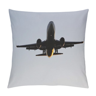 Personality  Aircraft Boeing 737 Pillow Covers