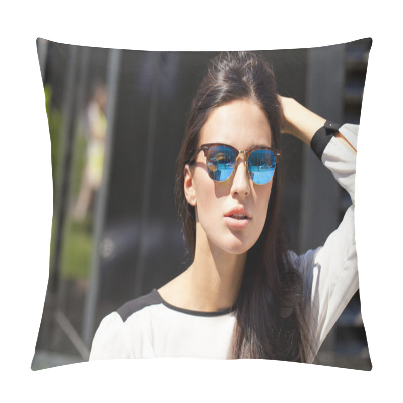Personality  Business Woman With Blue Mirrored Sunglasses Pillow Covers