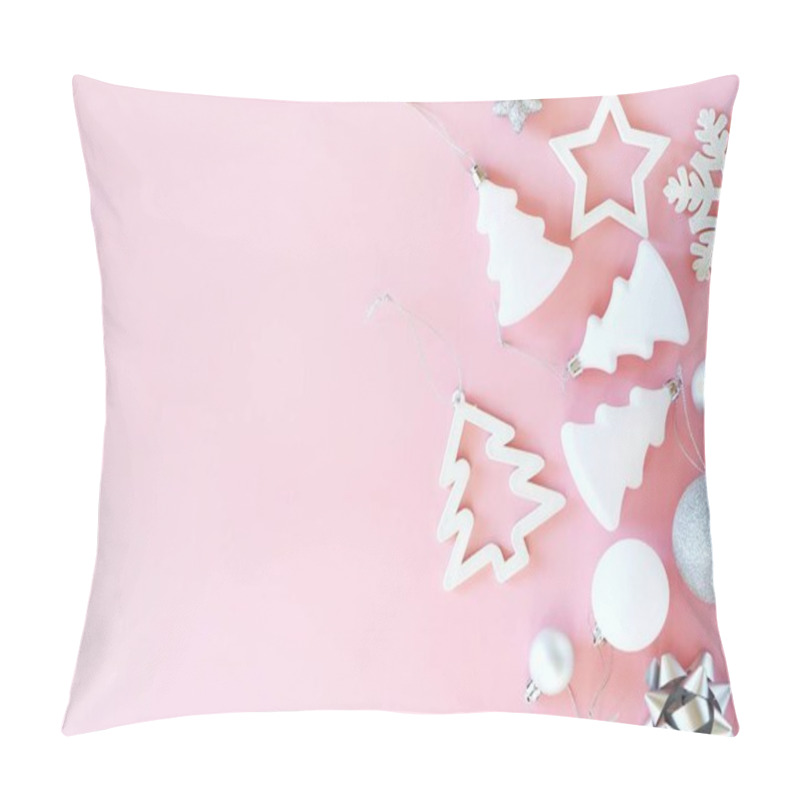 Personality  Christmas composition of white and silver decorations on a pastel pink background. Minimalistic holiday concept. Top view, flat lay with copy space for text . pillow covers