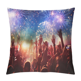 Personality  Cheering Crowd Watching Fireworks - New Year Concept Pillow Covers