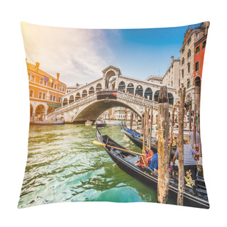Personality  Canal Grande With Rialto Bridge At Sunset, Venice, Italy Pillow Covers