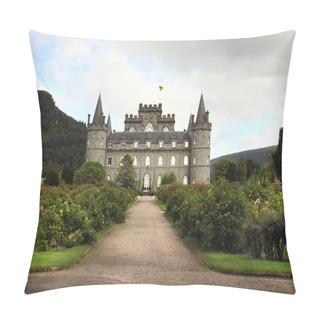Personality  Exterior Of Inveraray Castle Pillow Covers