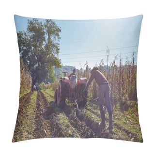Personality  Family Of Peasant Harvesting Potatoes Pillow Covers