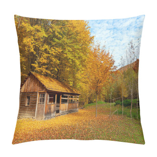 Personality  Beautiful Wooden House During Fall Peak Season In The Mountains Pillow Covers