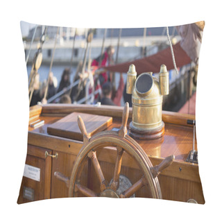 Personality  Steering Wheel Of An Old Wooden Sailing Ship Pillow Covers