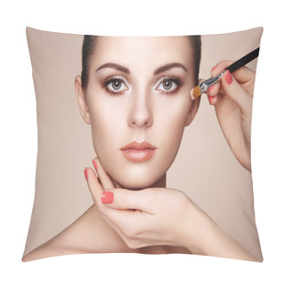 Personality  Makeup Artist Applies Skintone Pillow Covers