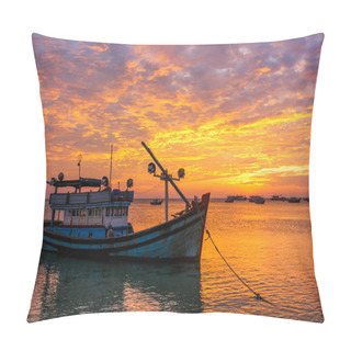Personality  Fishing Boats Against The Background Of A Purple Sunset Pillow Covers