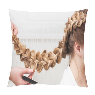 Personality  Girl In A Hair Salon Pillow Covers