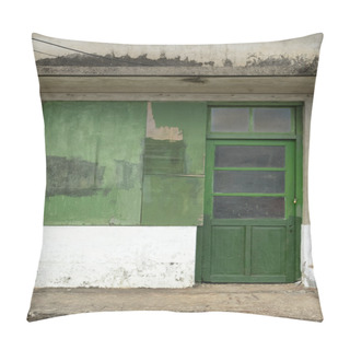 Personality  Aged Grunged Door Pillow Covers