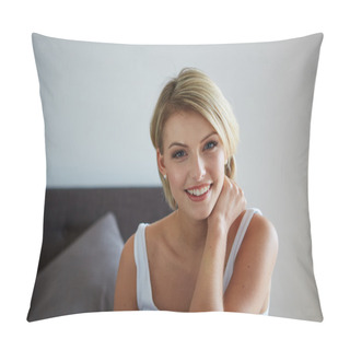 Personality  Woman Relaxing On Her Bed Pillow Covers