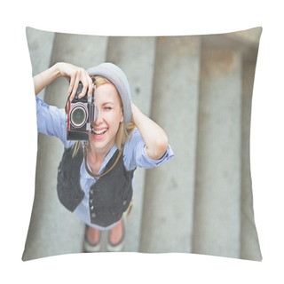 Personality  Girl Making Photo With Retro Camera Pillow Covers