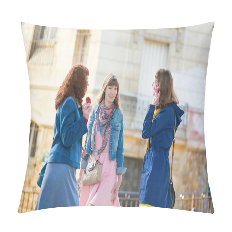 Personality  Beautiful girls chatting on a Parisian street pillow covers