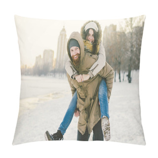 Personality  Theme New Year Christmas Mood Winter Snow Holidays Valentine Day. Young Caucasian Couple Lovers Joy, Laughter Fooling Water In City Park. Man Holds Woman On Shoulders As Backpack. Pillow Covers