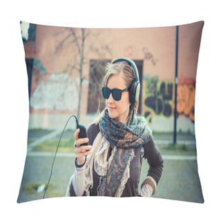 Personality  Blonde Woman Listening To Music Pillow Covers