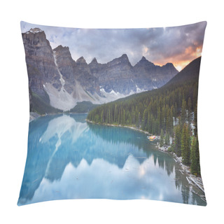 Personality  Moraine Lake At Sunrise, Banff National Park, Canada Pillow Covers